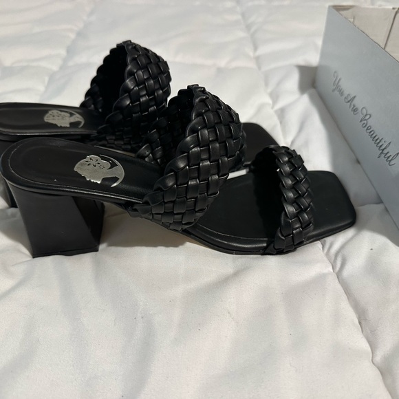 Chic Lady Black Sandals - Picture 4 of 6